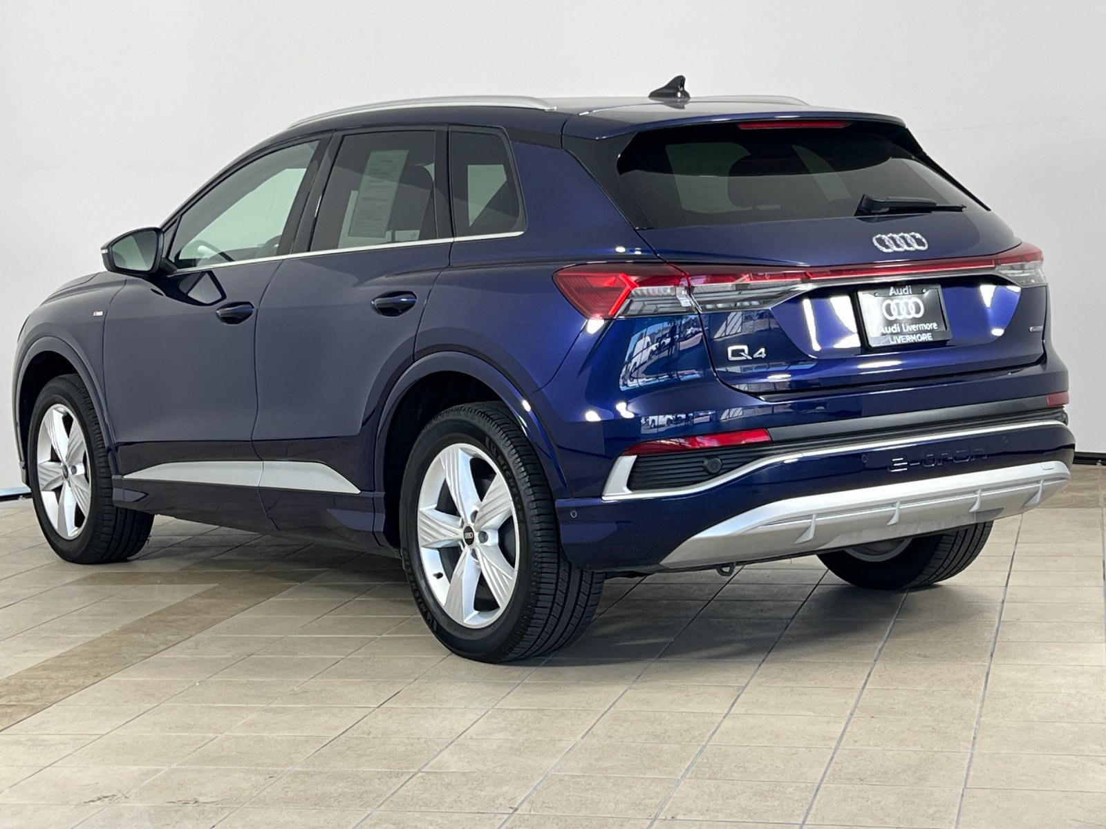 Used 2023 Audi Q4 e-tron Premium Plus w/ Premium Plus AWD/4WD image 4