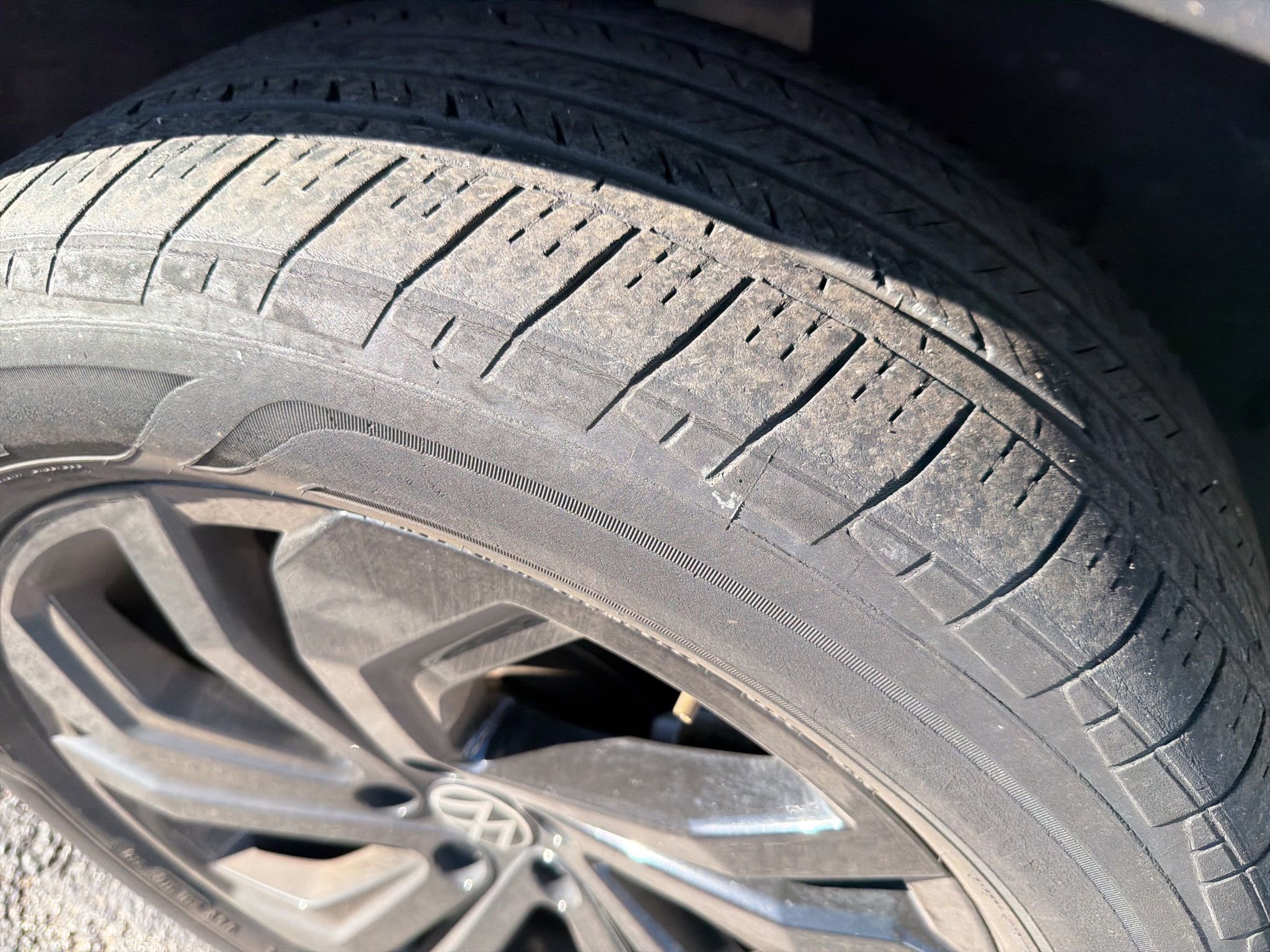 Used 2022 Volkswagen Atlas SE w/ Black Wheel Package image 5