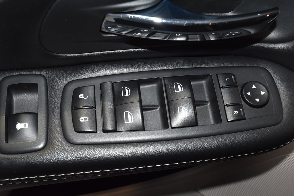 Used 2020 Dodge Grand Caravan SXT FWD image 5