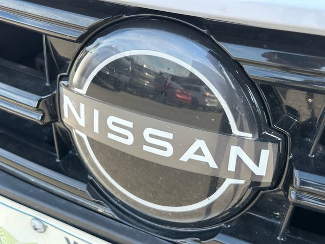 Used 2024 Nissan Versa SR w/ Trunk Package FWD image 9