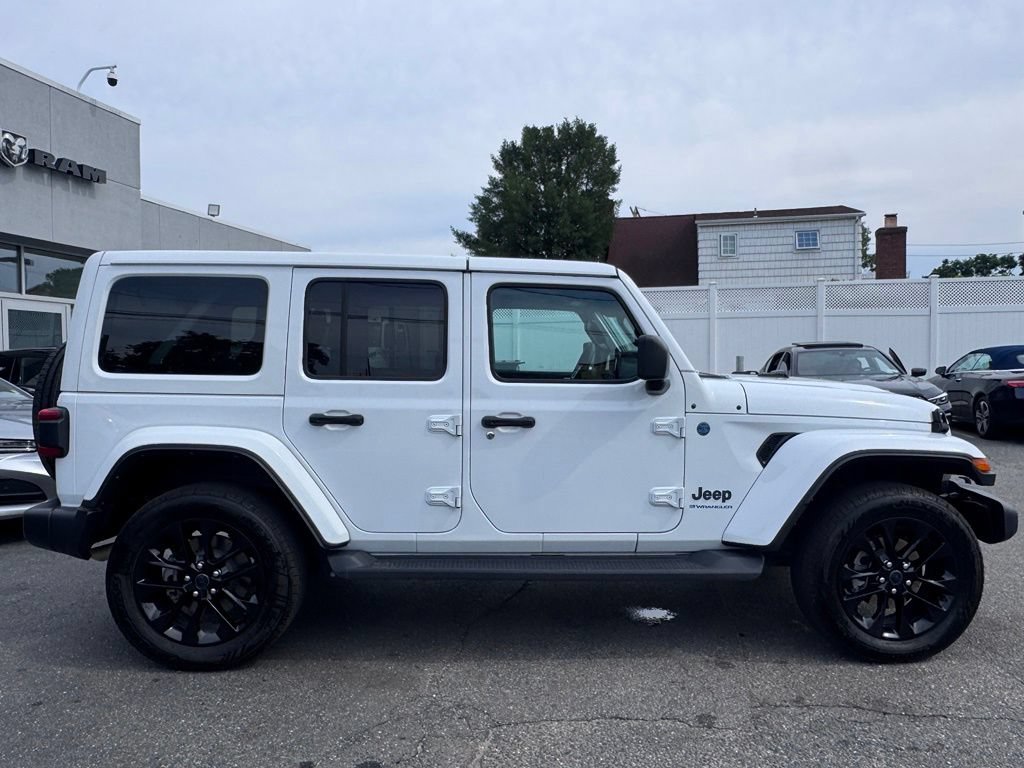 Certified 2025 Jeep Wrangler Unlimited Sahara AWD/4WD image 8