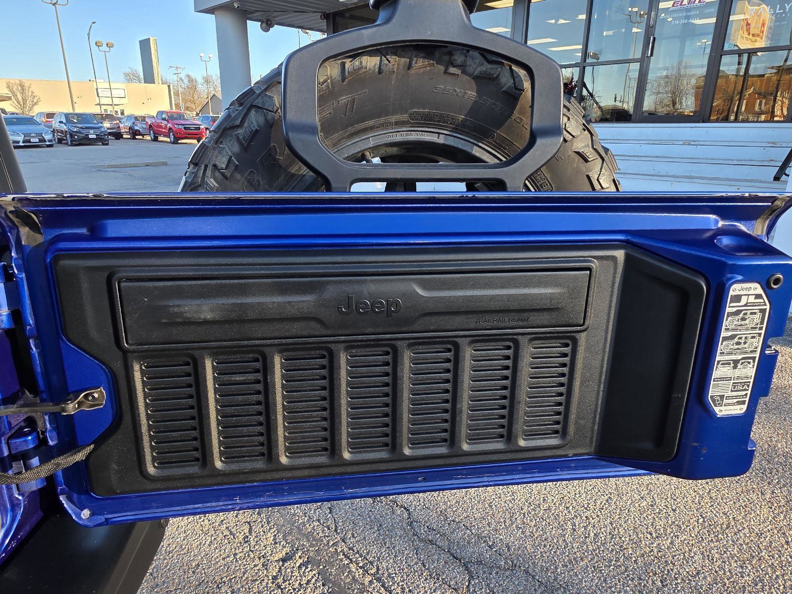 Used 2018 Jeep Wrangler Unlimited Rubicon image 35