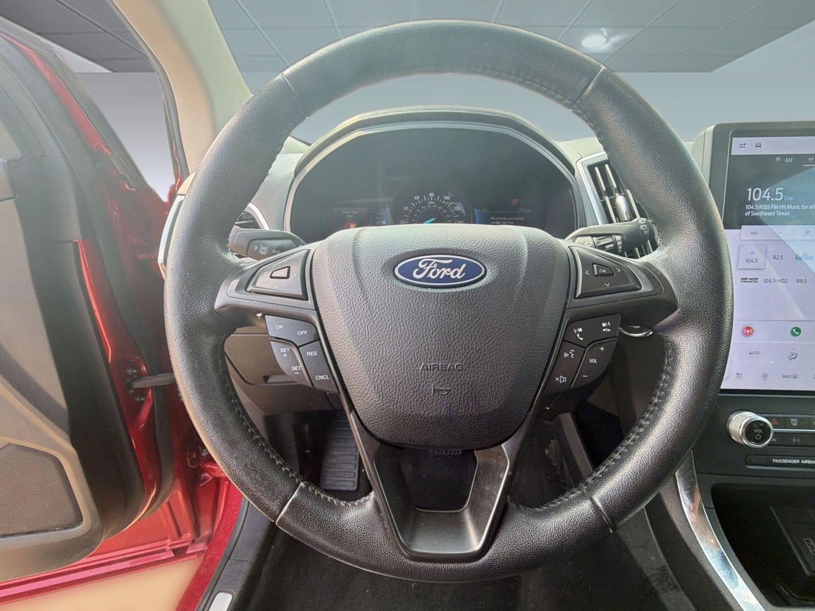 Used 2022 Ford Edge Titanium AWD/4WD image 17