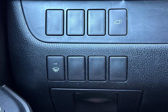 Used 2015 Toyota Highlander XLE FWD image 32