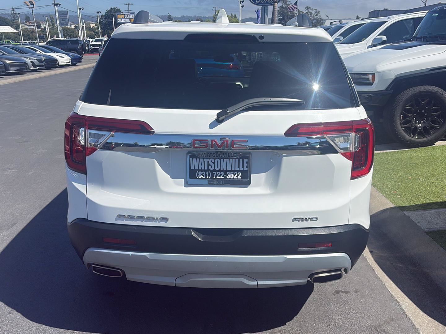 Used 2023 GMC Acadia SLT AWD/4WD image 6