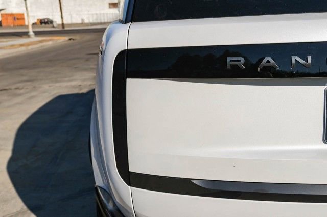 New 2025 Land Rover Range Rover Long Wheelbase SE image 15