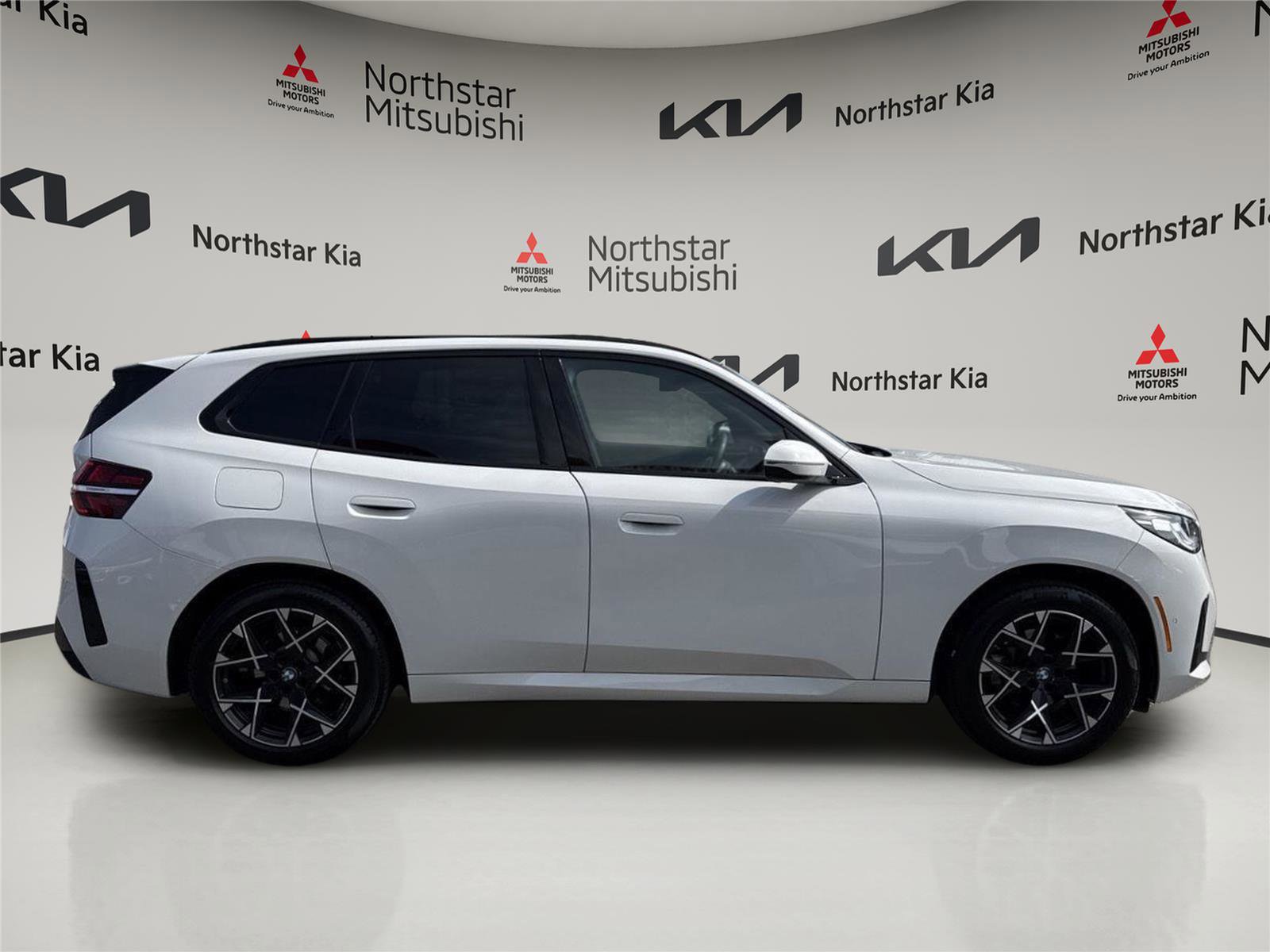 Used 2025 BMW X3 xDrive30i w/ Premium Package image 6