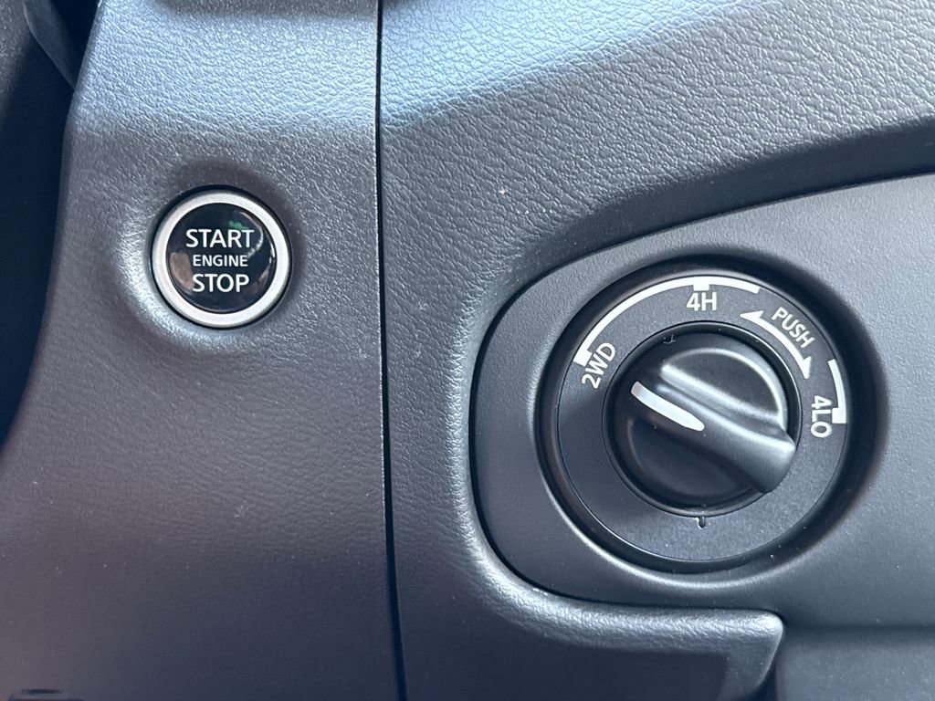 Used 2023 Nissan Frontier PRO-4X w/ Pro-4X Premium Package image 26