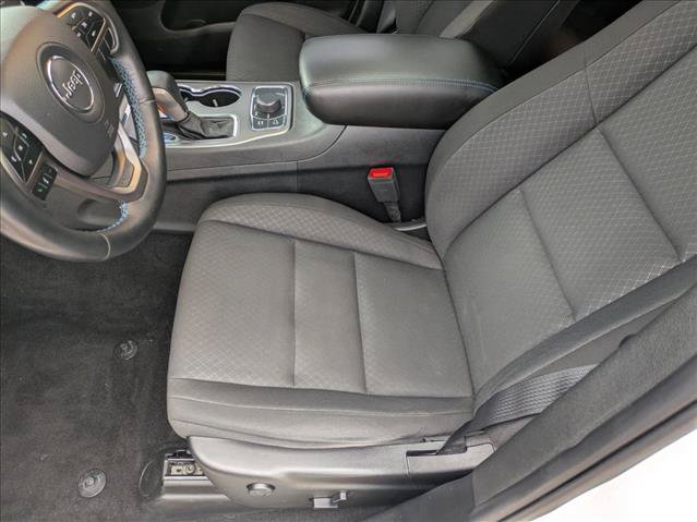 Used 2019 Jeep Grand Cherokee Laredo AWD/4WD image 16