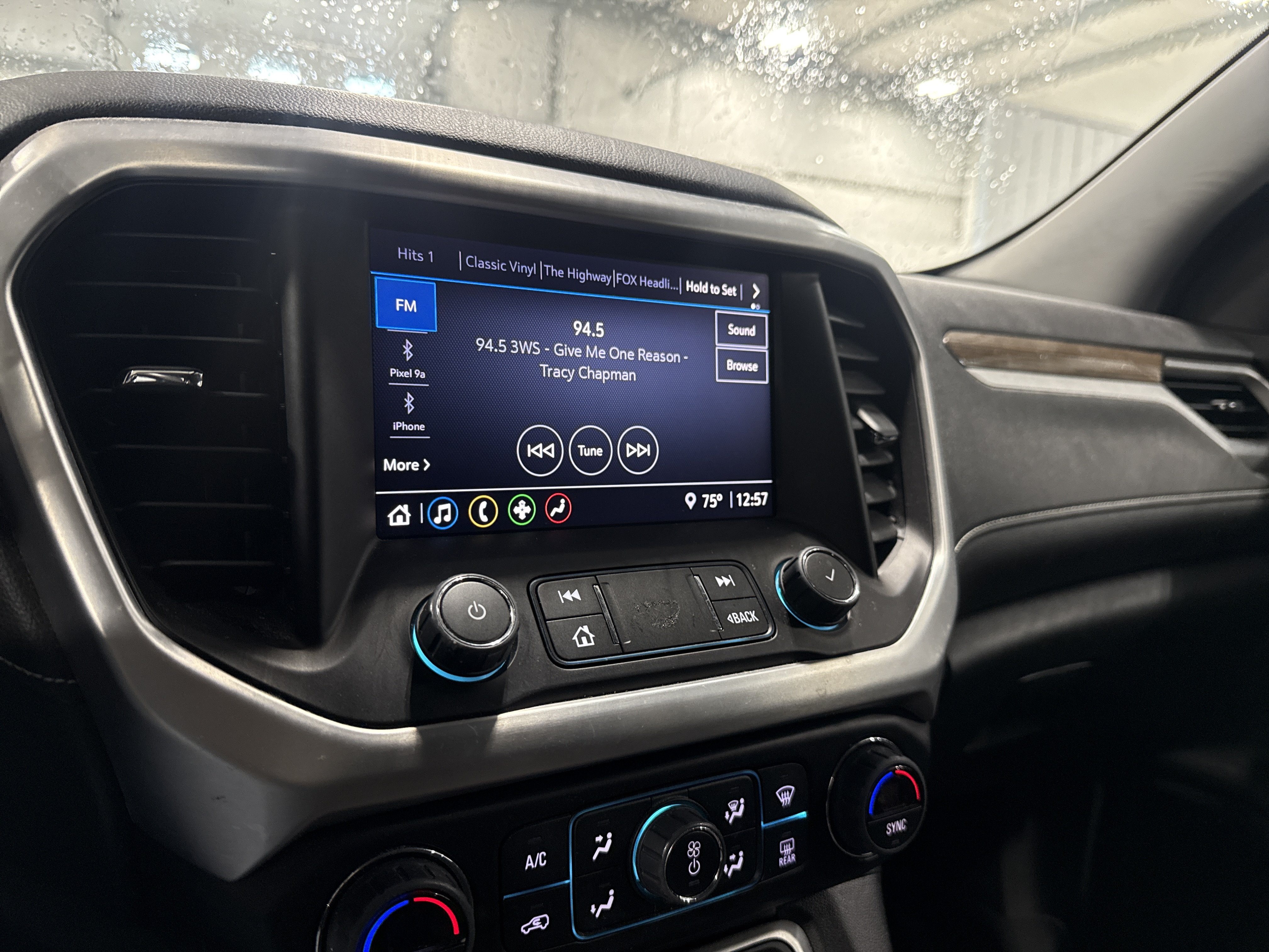 Used 2023 GMC Acadia SLE w/ Driver Convenience Package AWD/4WD image 11