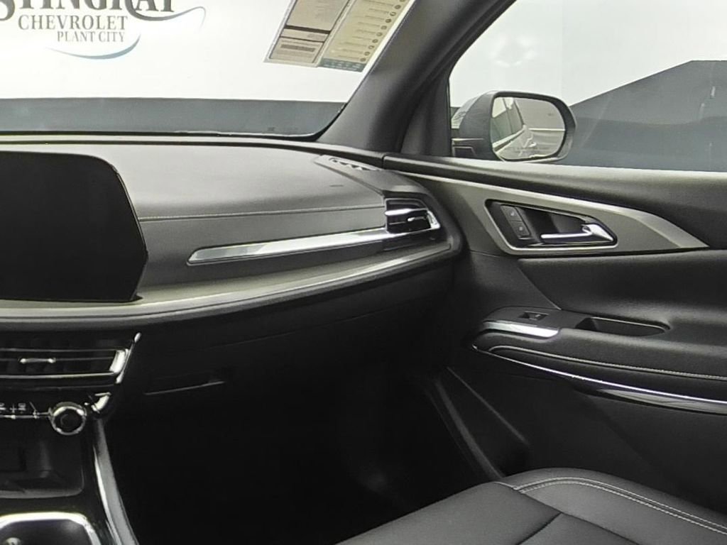 Used 2026 Chevrolet Traverse LT FWD image 15