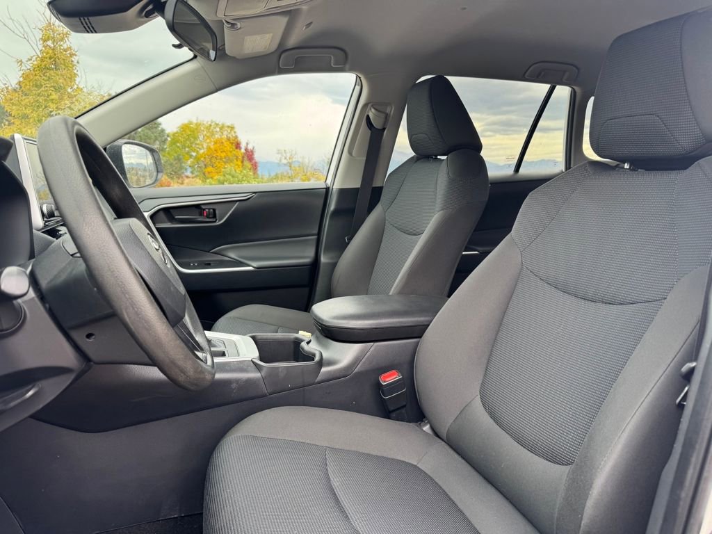 Used 2024 Toyota RAV4 LE image 7