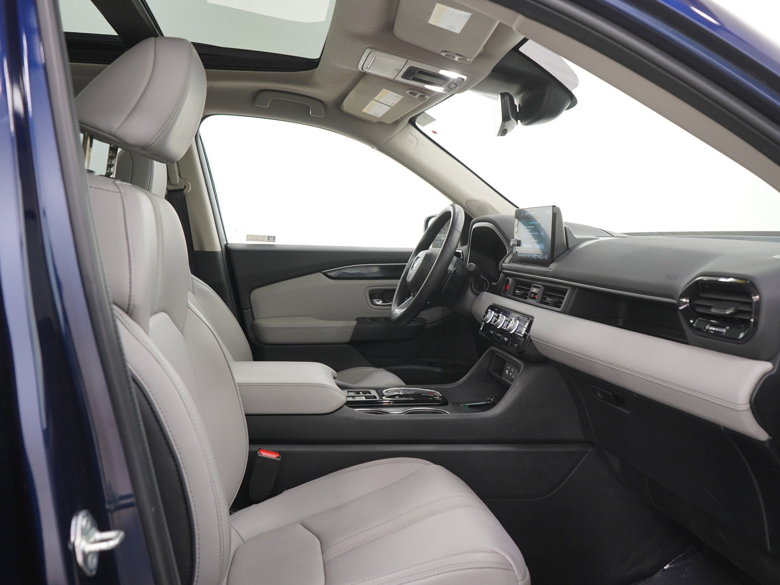 Used 2024 Honda Pilot Touring image 13