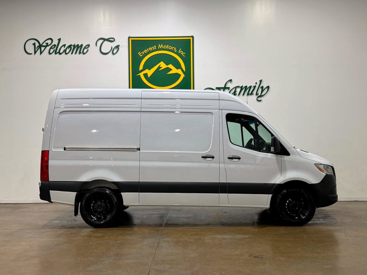 Used 2026 Mercedes-Benz Sprinter 2500 image 8