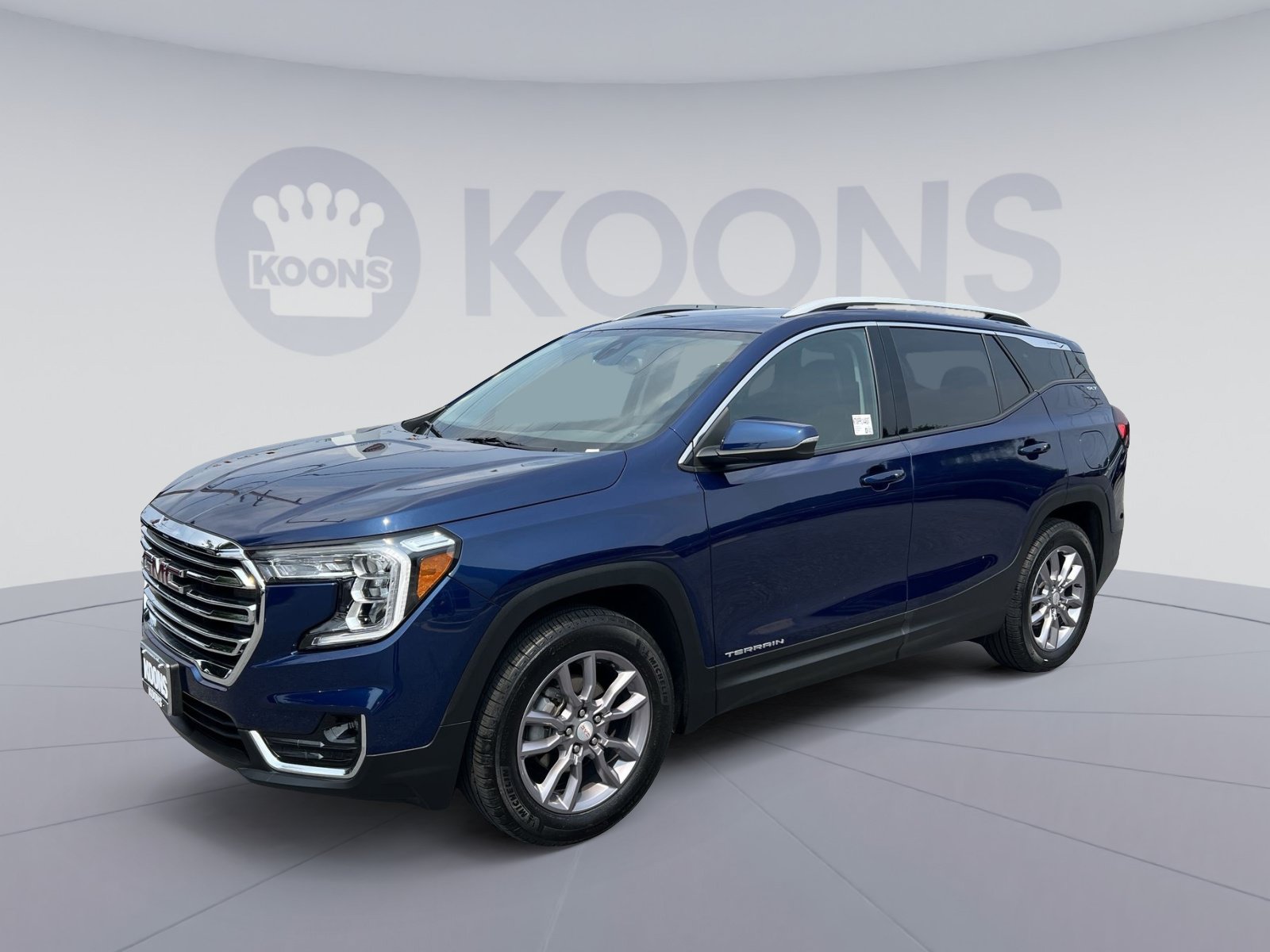 Used 2023 GMC Terrain SLT AWD/4WD image 1