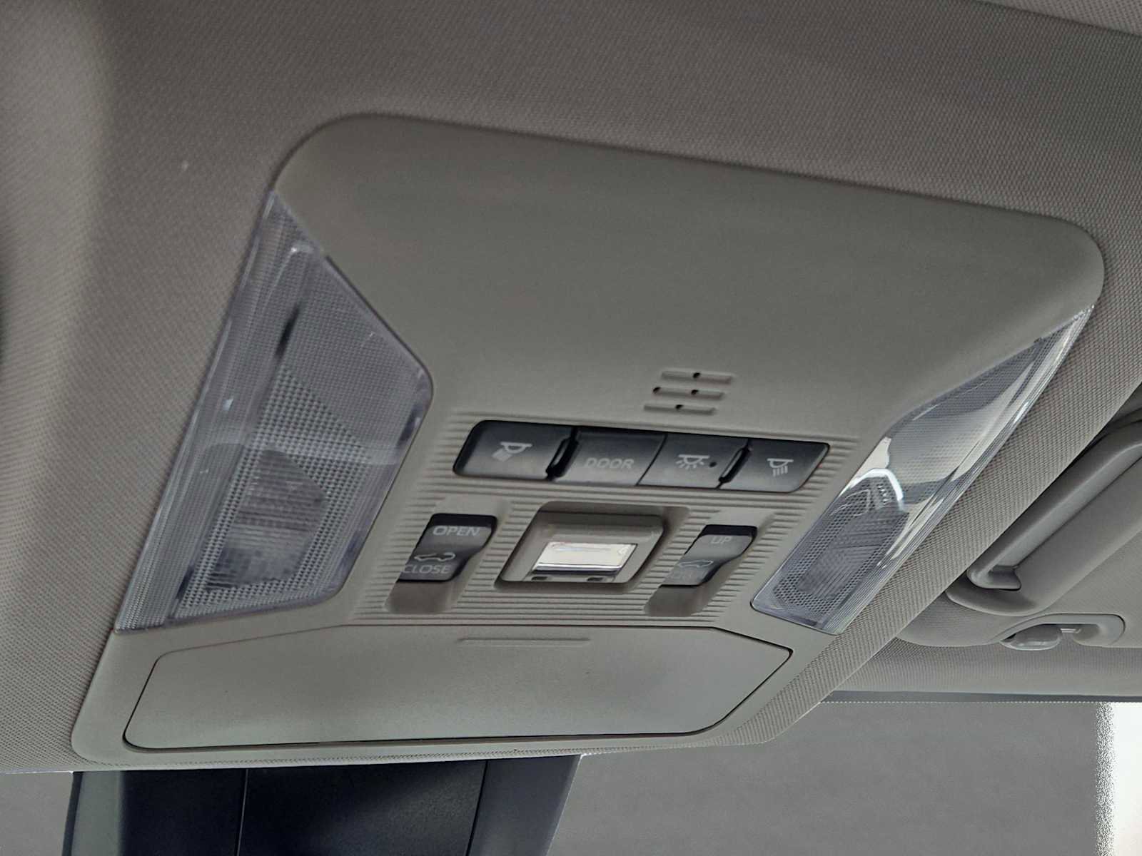 Used 2020 Toyota RAV4 XLE Premium image 29