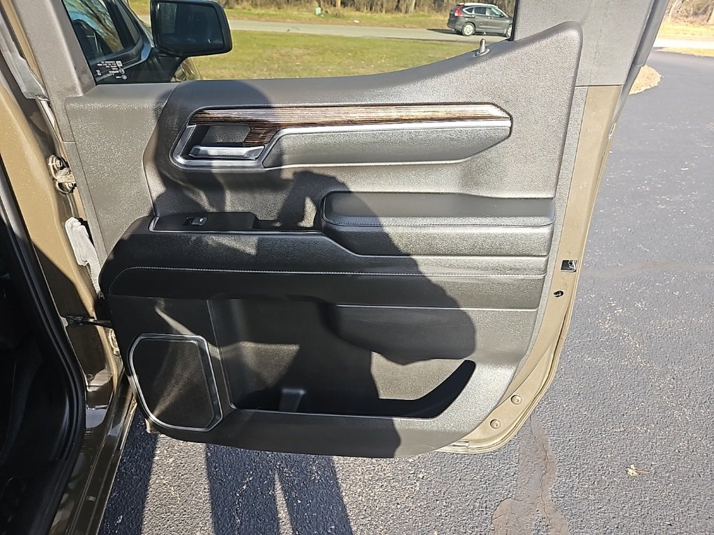 Used 2024 GMC Sierra 1500 Elevation image 30