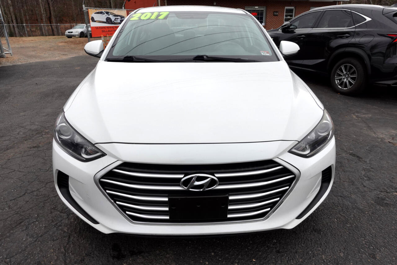 Used 2017 Hyundai Elantra SE image 2