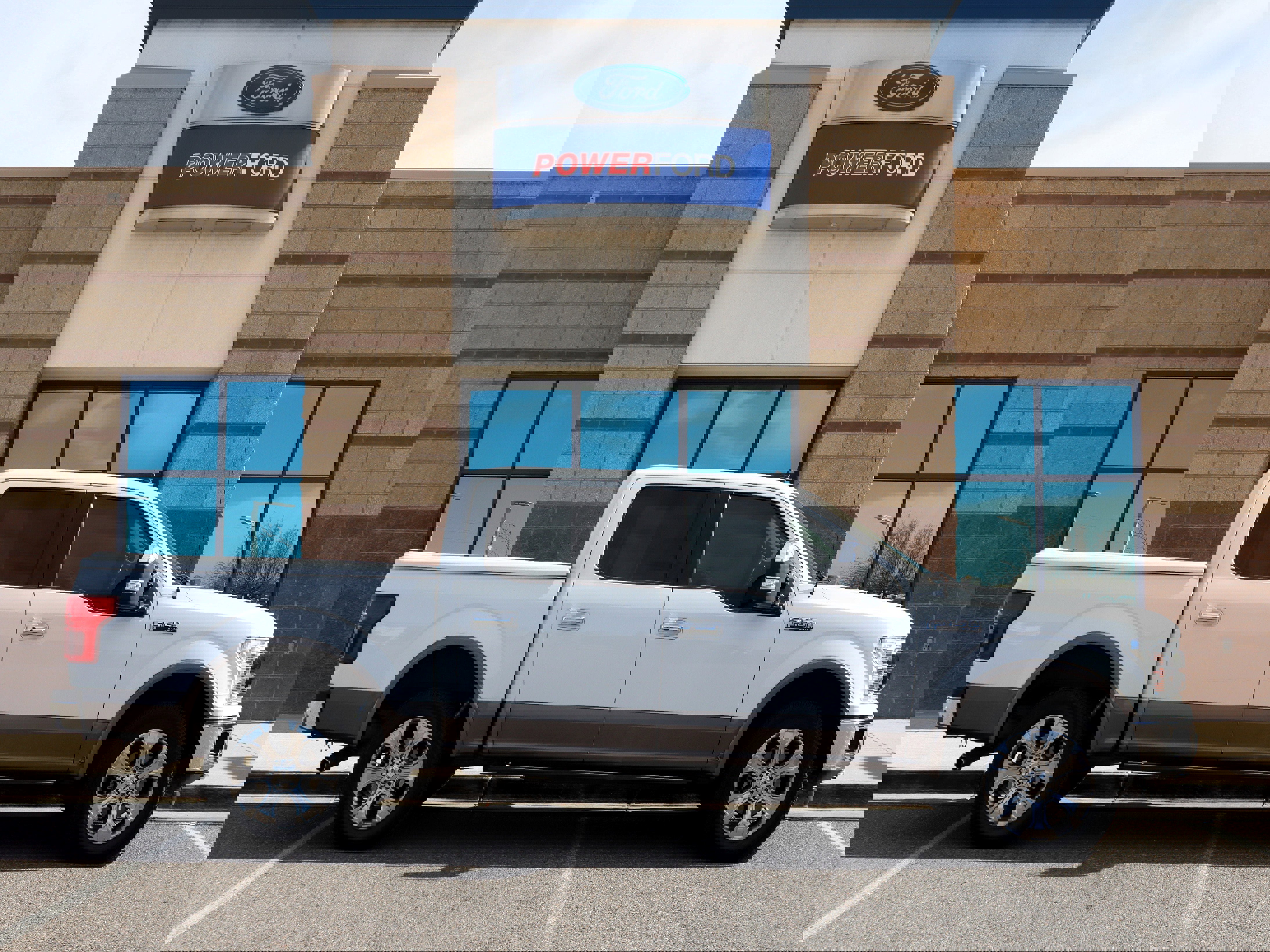 Used 2019 Ford F150 Lariat w/ Equipment Group 502A Luxury image 5