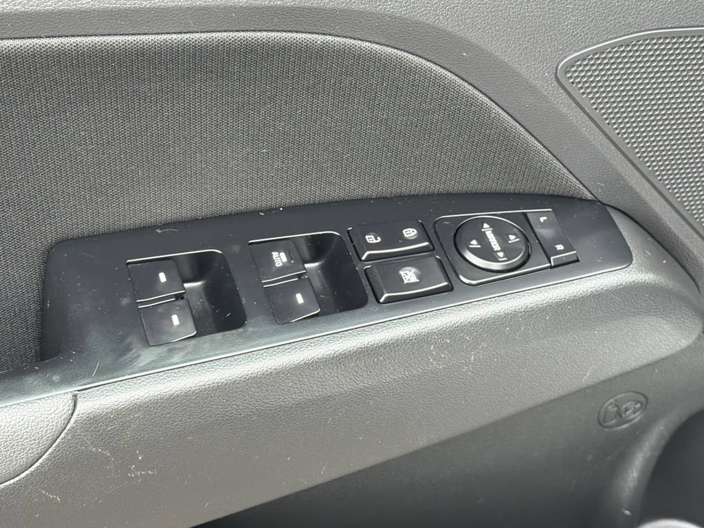 Used 2017 Hyundai Elantra Value Edition FWD image 19