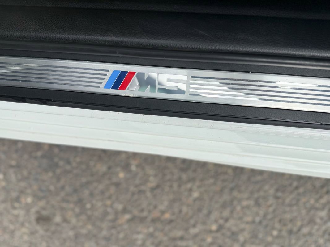 Used 2016 BMW M5 RWD image 14