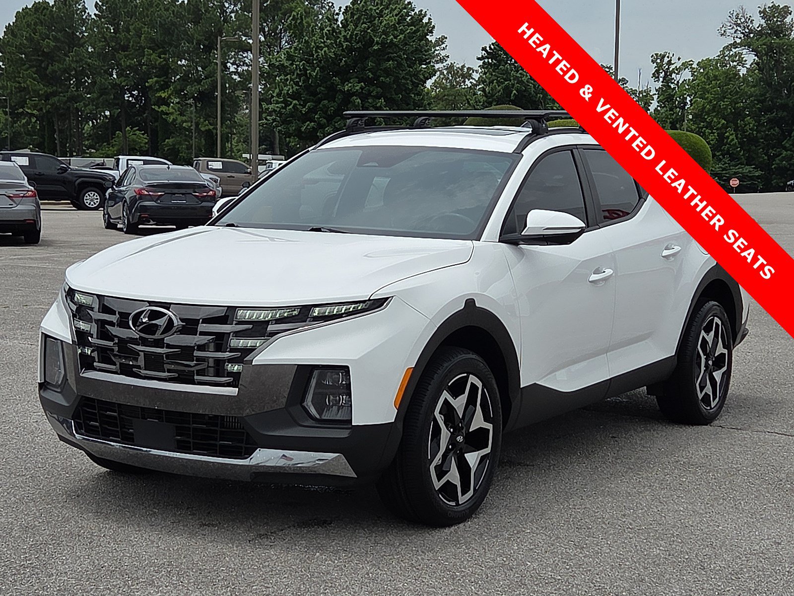 Used 2024 Hyundai Santa Cruz Limited AWD/4WD image 2