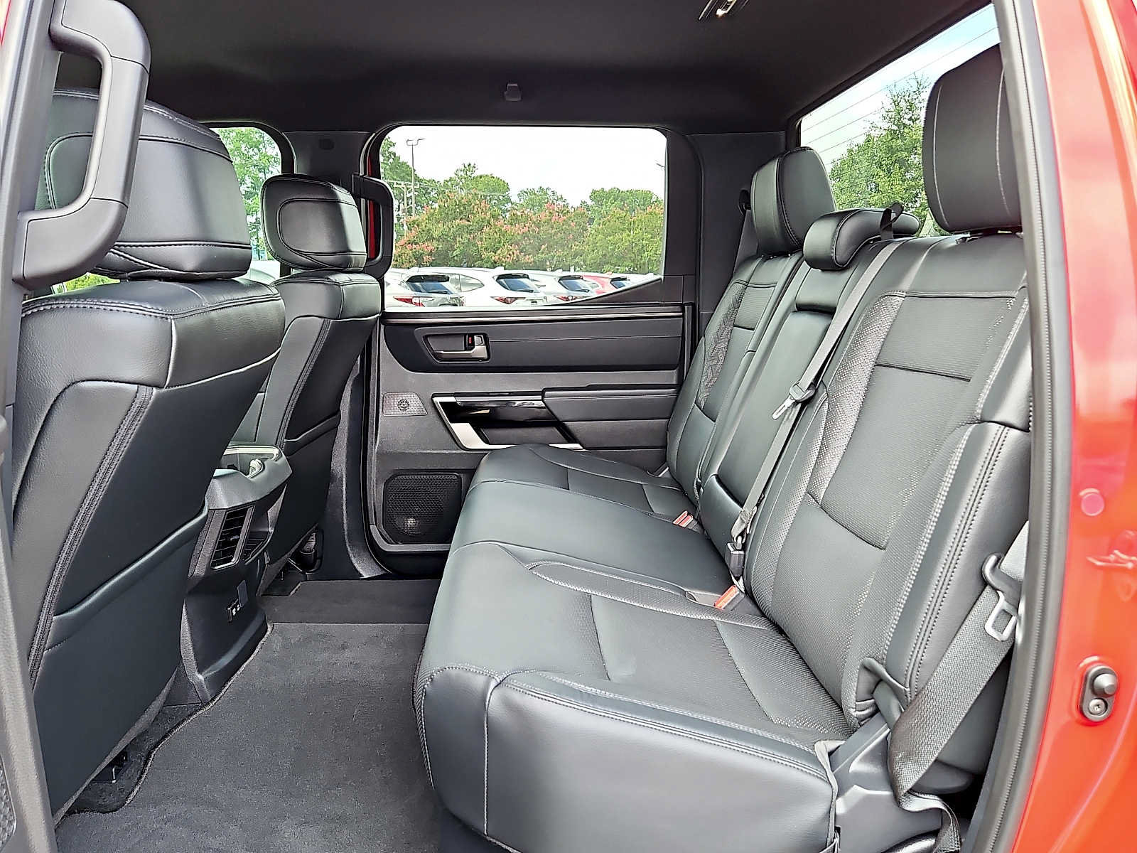 Used 2025 Toyota Tundra Limited AWD/4WD image 10