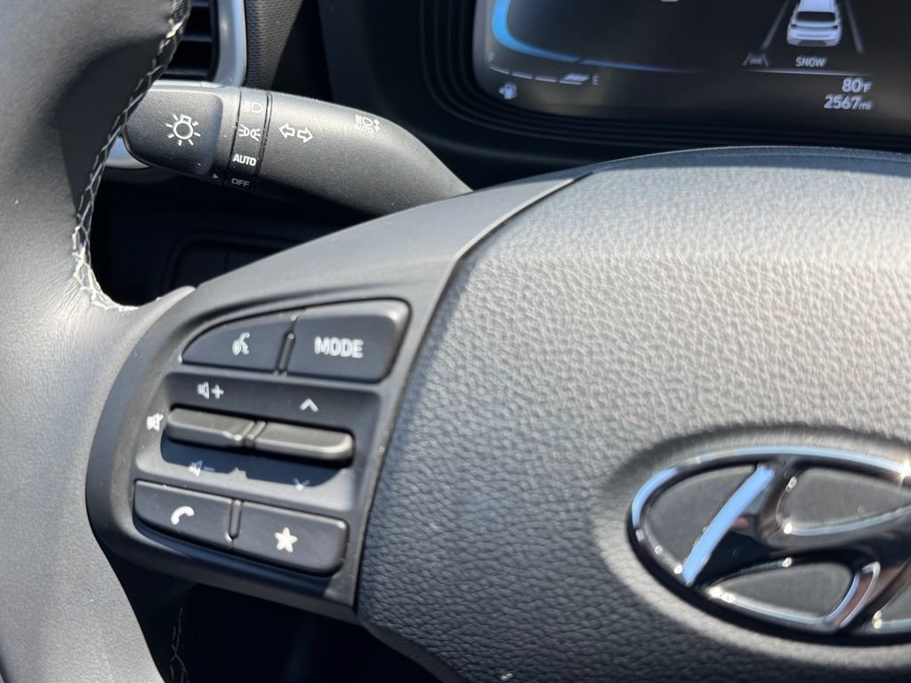 Certified 2026 Hyundai Venue SEL FWD image 43
