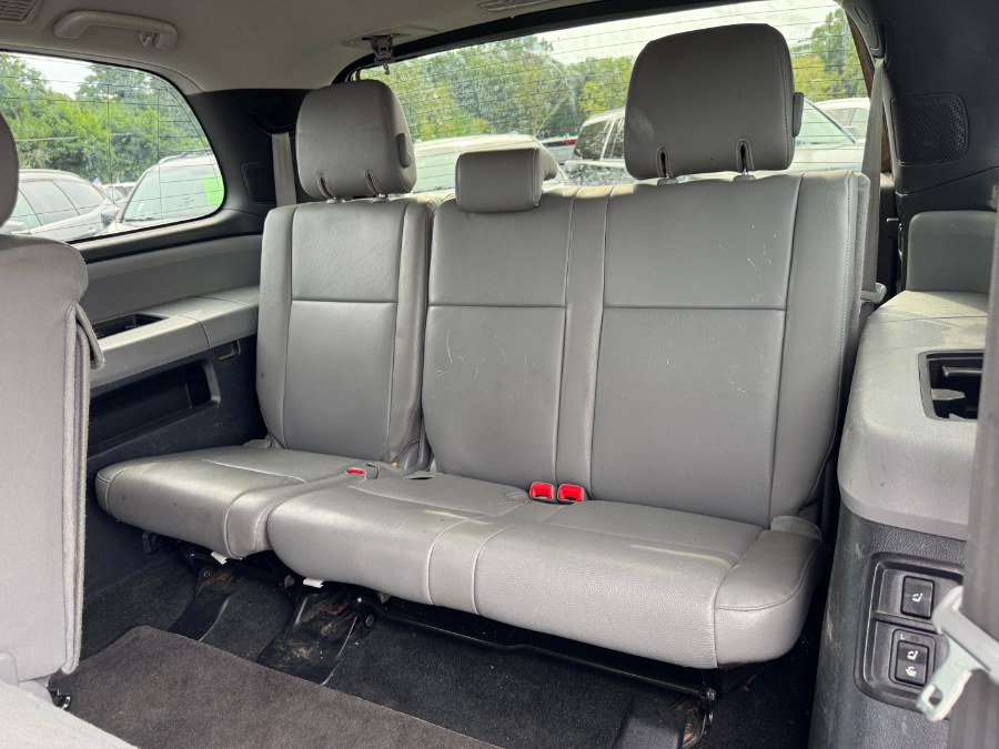 Used 2014 Toyota Sequoia SR5 AWD/4WD image 17