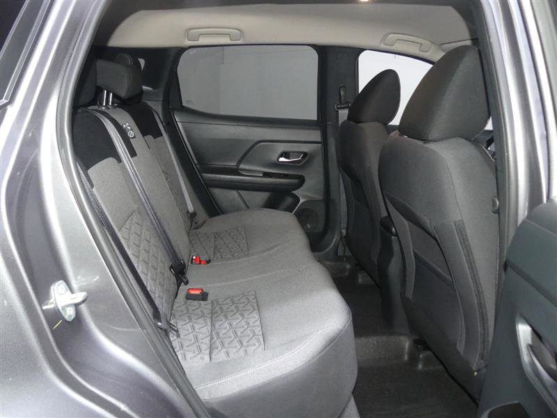 Used 2025 Nissan Kicks SV image 28