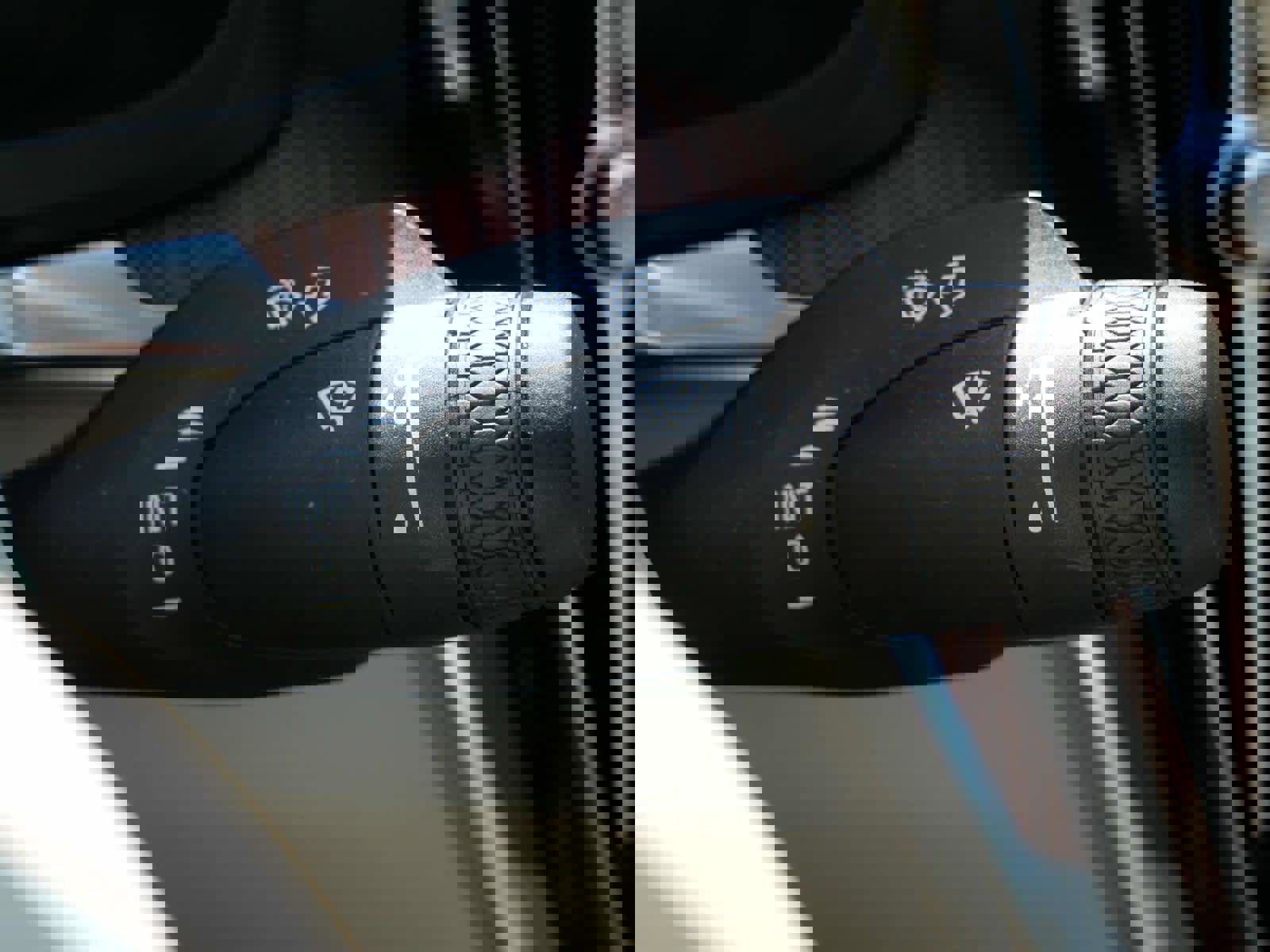 Used 2021 Volvo S60 T5 Momentum image 30