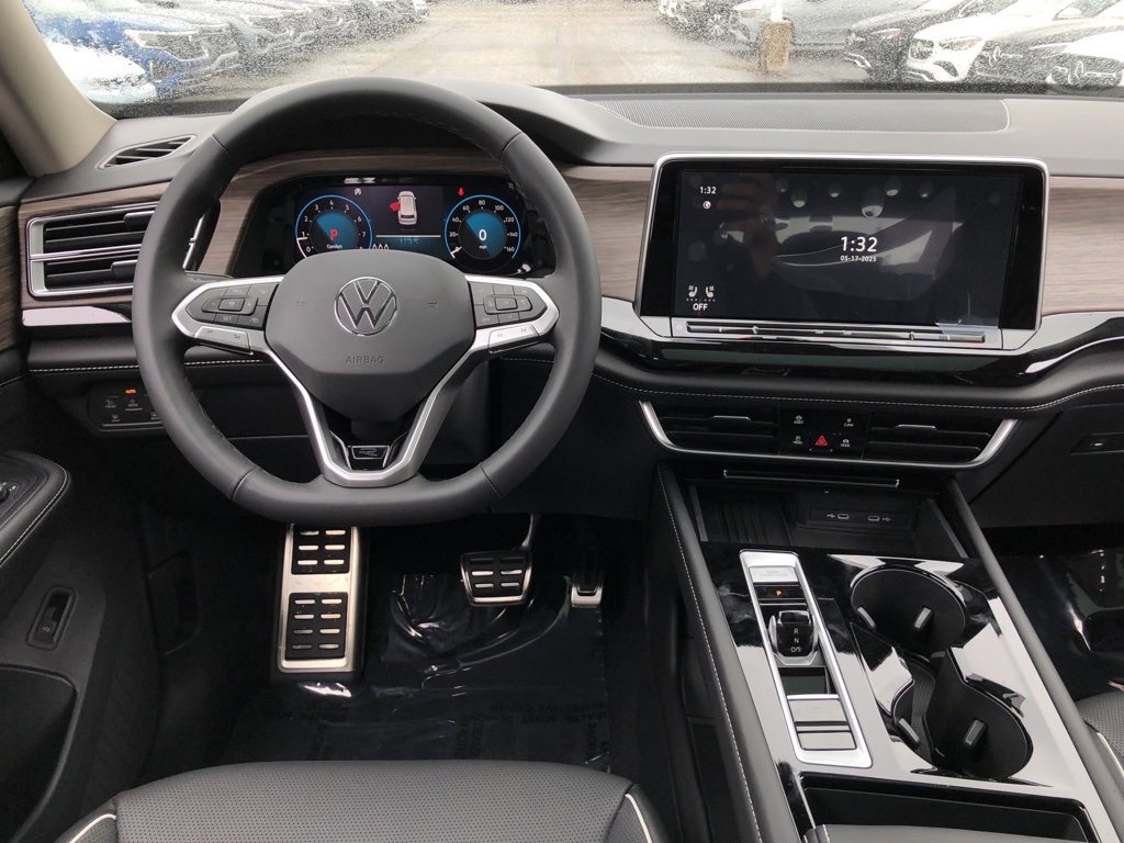 New 2025 Volkswagen Atlas SEL Premium R-Line image 17