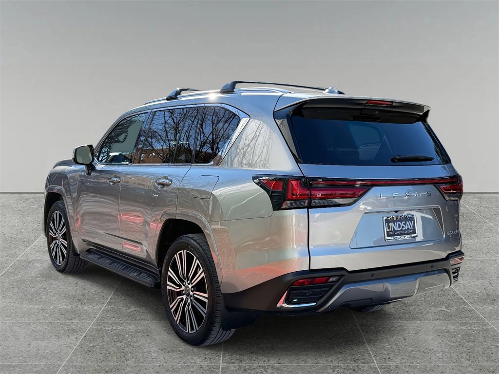 Used 2024 Lexus LX 600 4WD w/ Luxury Package image 12