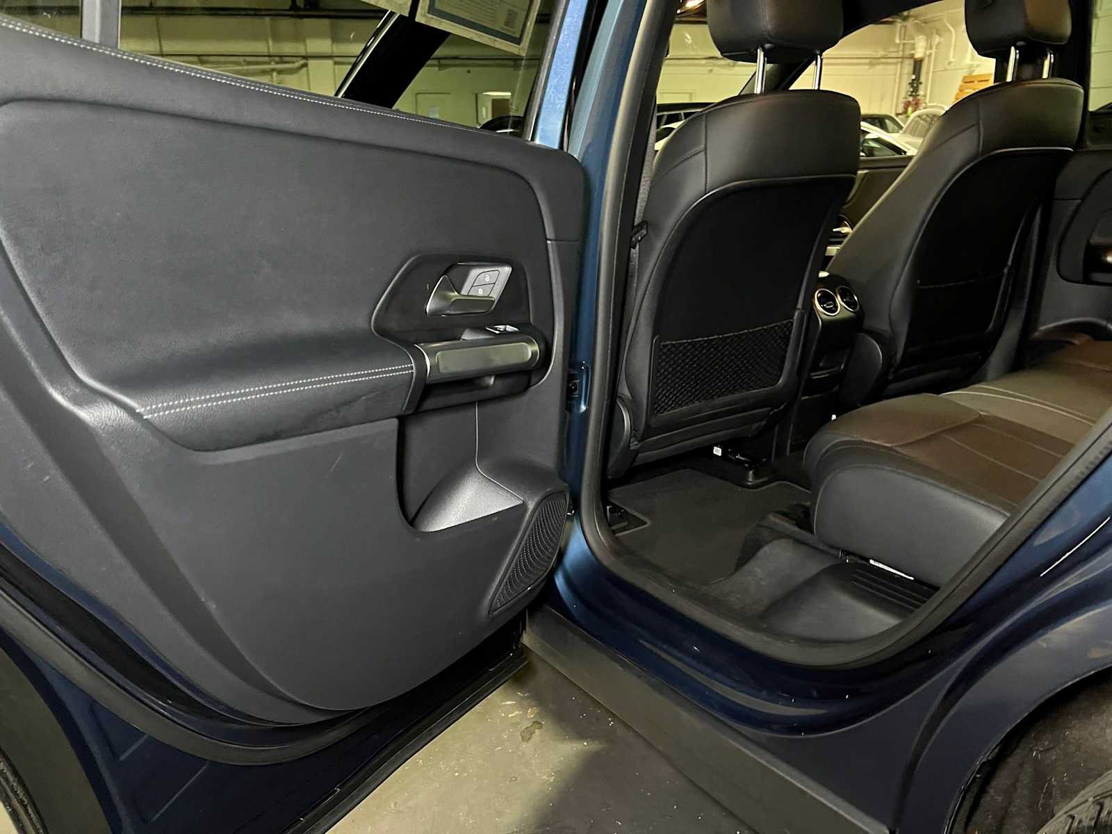Used 2023 Mercedes-Benz EQB 250+ image 17
