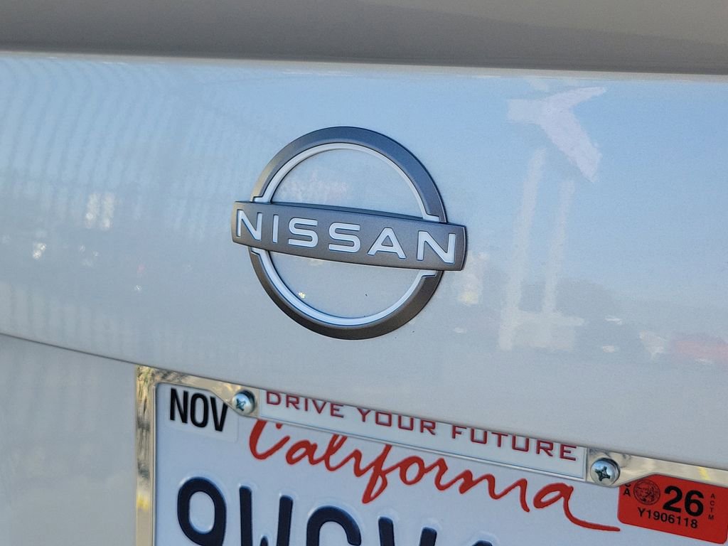 Used 2025 Nissan Versa SR w/ Trunk Package image 23