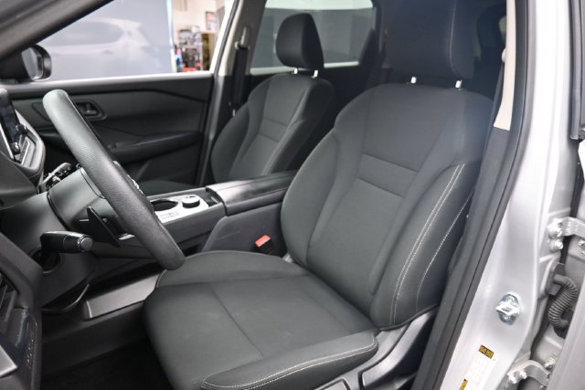 Used 2024 Nissan Rogue S AWD/4WD image 18
