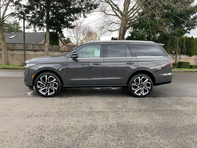 New 2026 Lincoln Navigator Black Label AWD/4WD image 2