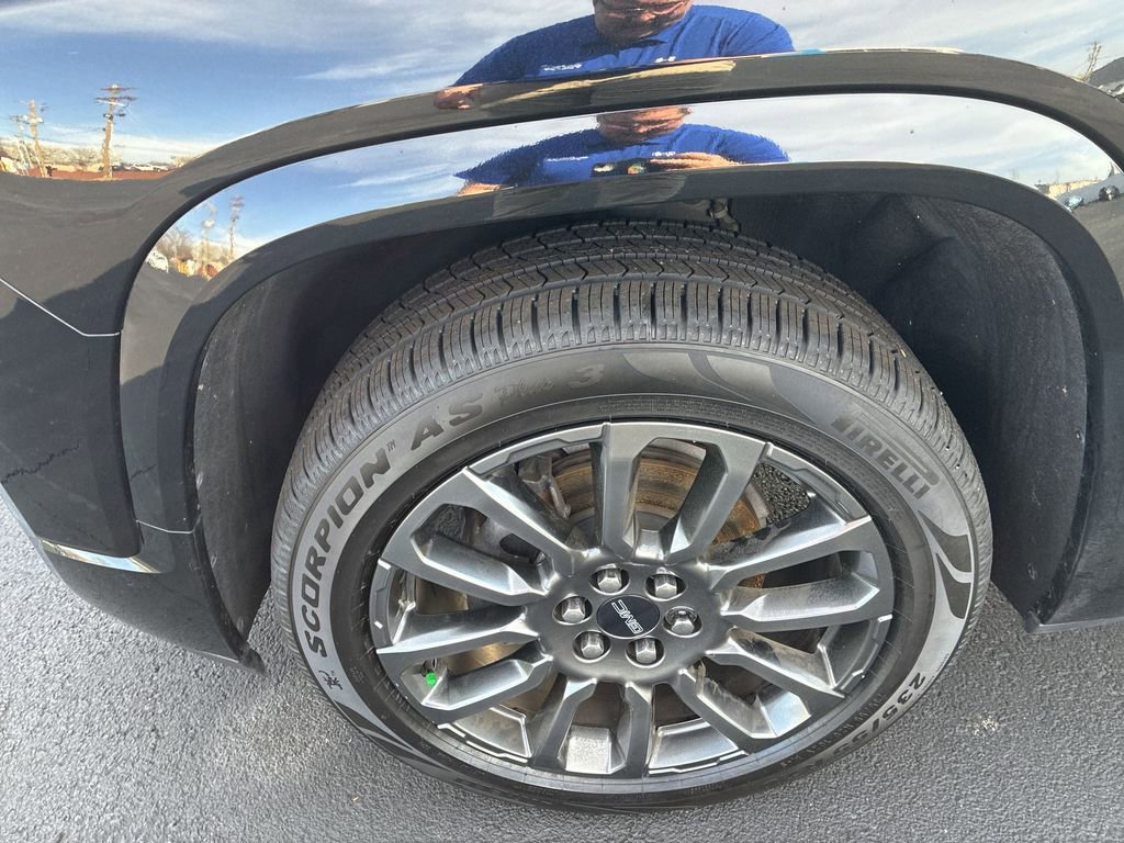 Used 2023 GMC Acadia Denali w/ Black Diamond Edition image 10