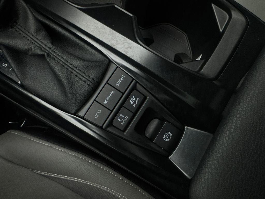 Used 2025 Toyota Camry SE w/ Multimedia Upgrade Package FWD image 70