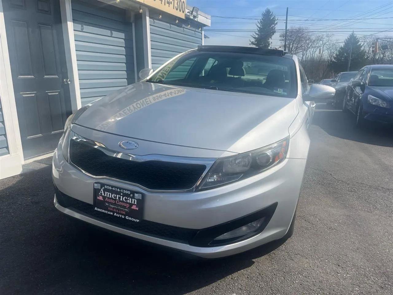 Used 2013 Kia Optima EX w/ Premium Pkg image 2