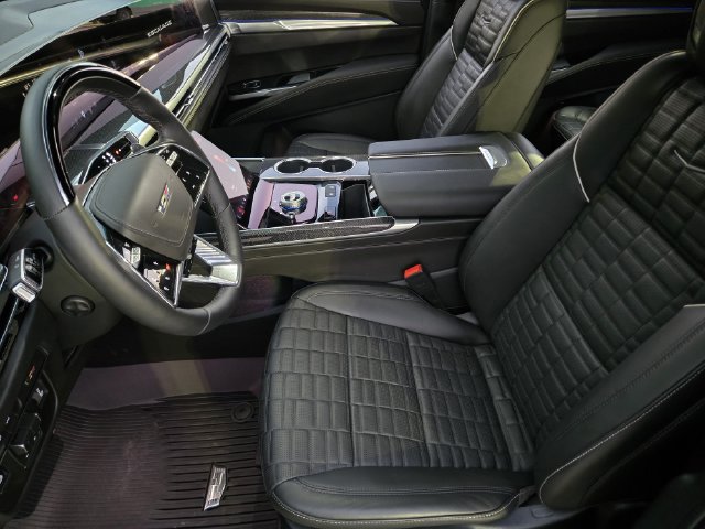 Used 2026 Cadillac Escalade V w/ LPO, ONYX Package AWD/4WD image 14