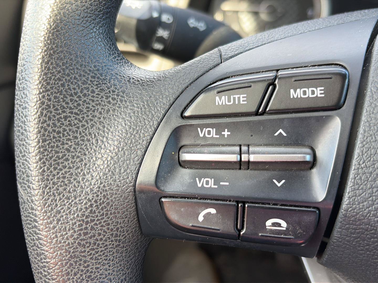 Used 2019 Hyundai Elantra SE w/ Cargo Package FWD image 13