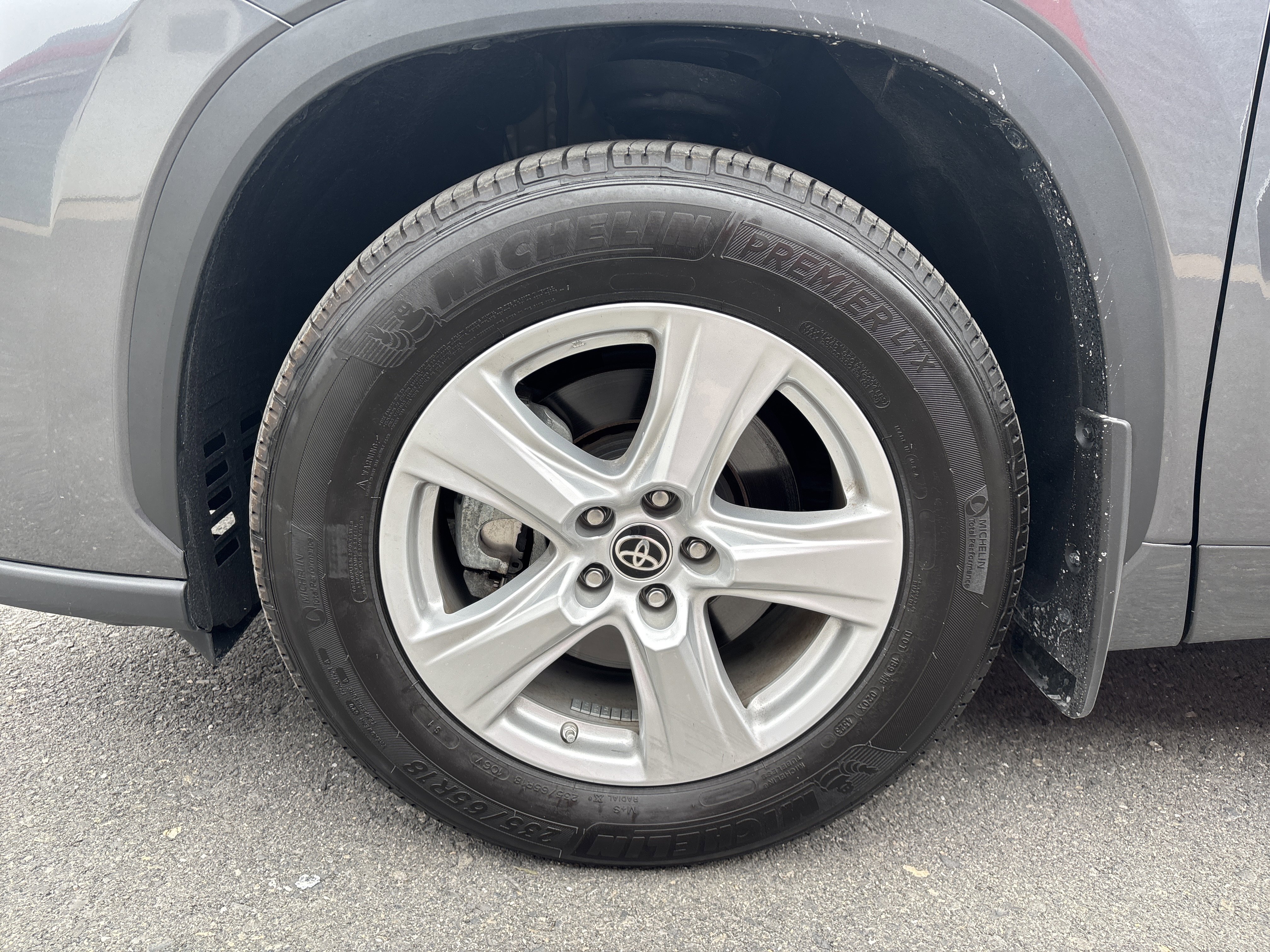 Certified 2024 Toyota Highlander LE image 11