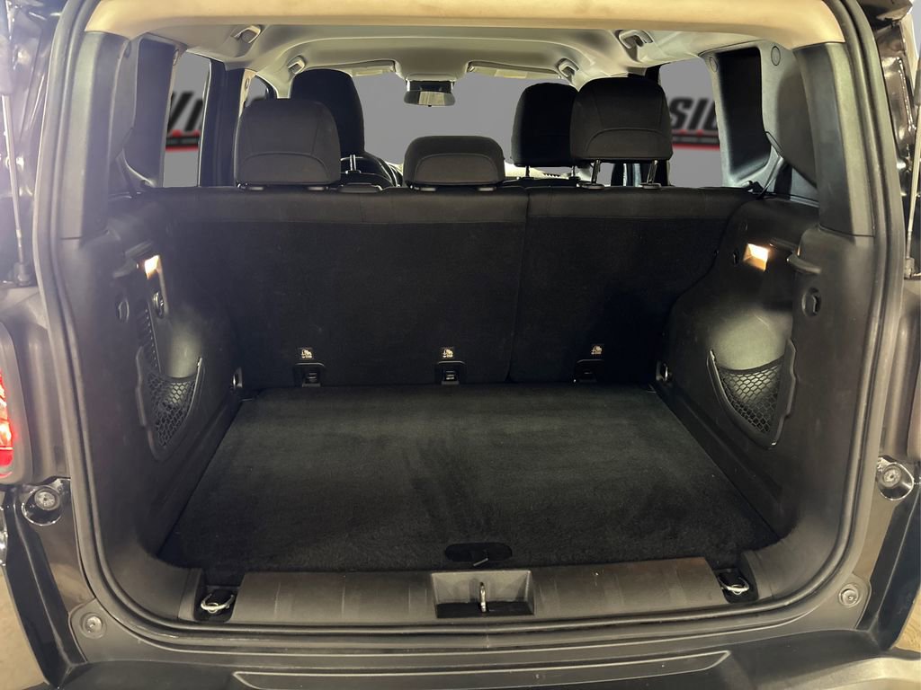 Used 2017 Jeep Renegade Latitude w/ Cold Weather Group image 11