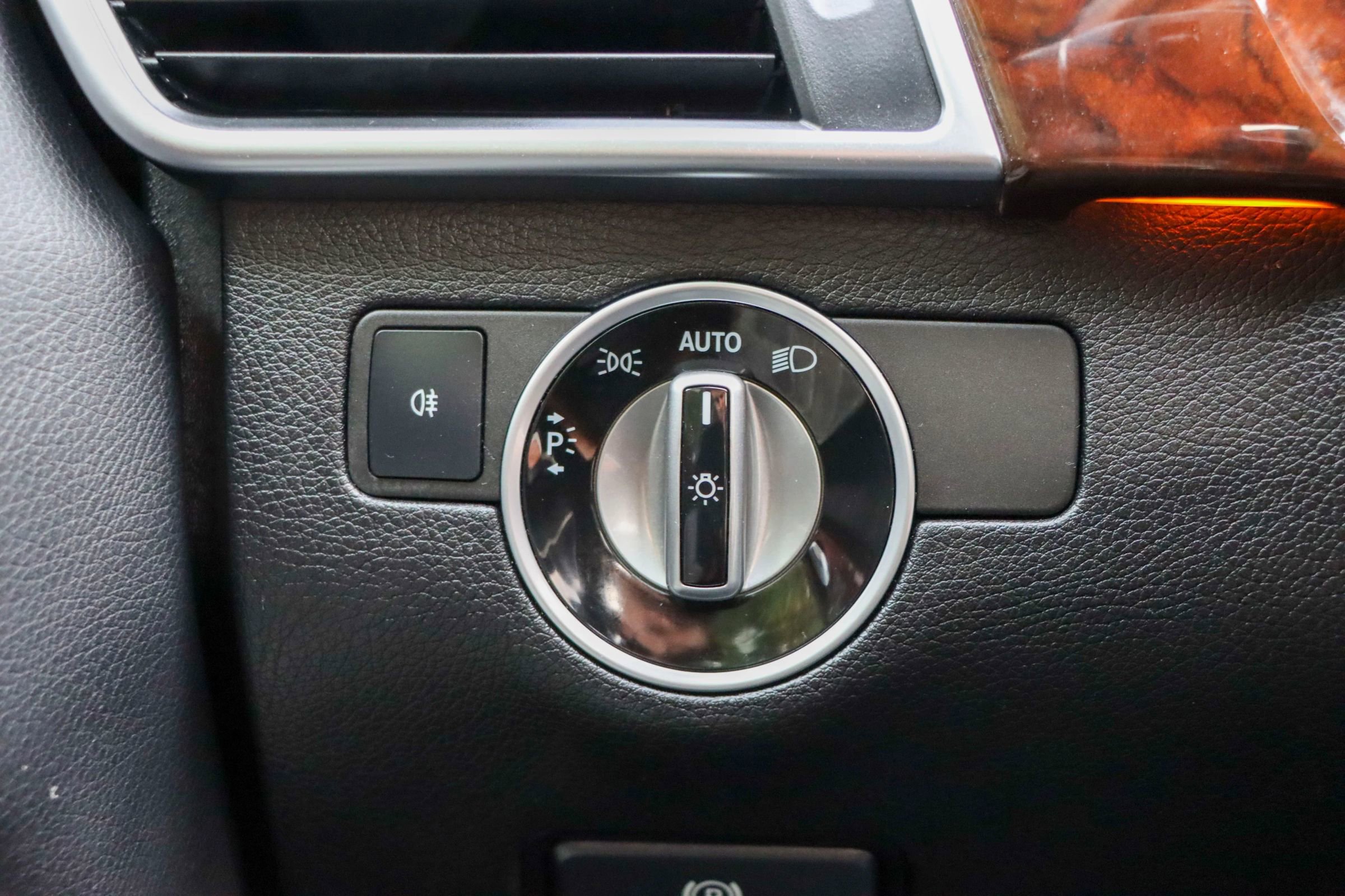 Used 2015 Mercedes-Benz GL 550 4MATIC image 56