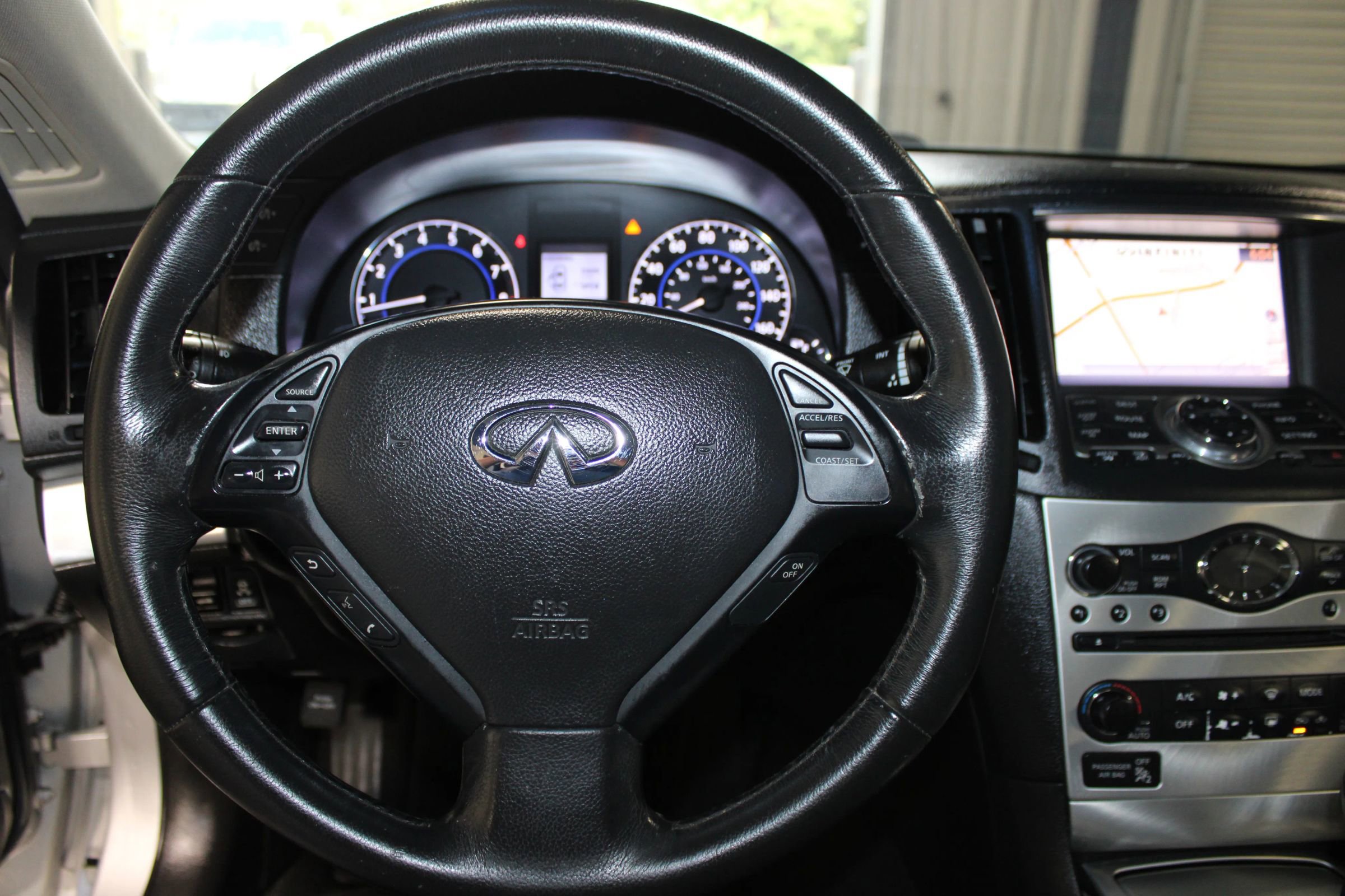 Used 2014 INFINITI Q60 Journey w/ Premium Package RWD image 11