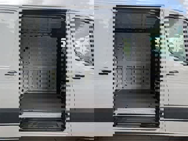 Used 2025 Mercedes-Benz Sprinter 2500 image 8