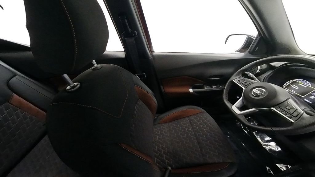 Certified 2021 Nissan Kicks SR w/ Interior Electronics Package image 29
