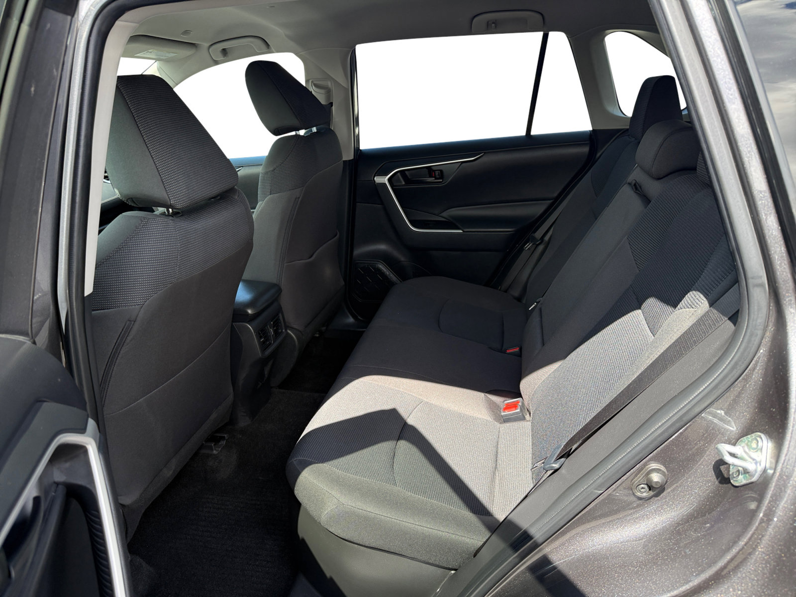 Used 2024 Toyota RAV4 LE AWD/4WD image 16