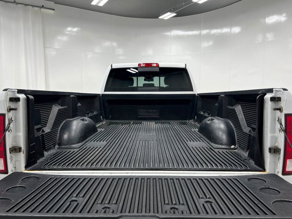 Used 2016 RAM 2500 SLT image 24